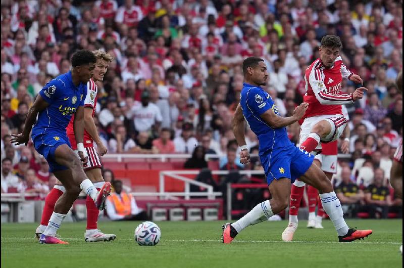El Arsenal le ganoacute 2-1 al Chelsea del ldquoDiburdquo Martiacutenez en la Premier League