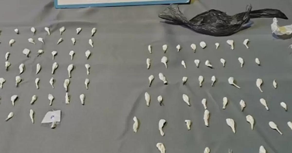 Secuestran maacutes de 1 kilo de marihuana y 55 dosis de cocaiacutena