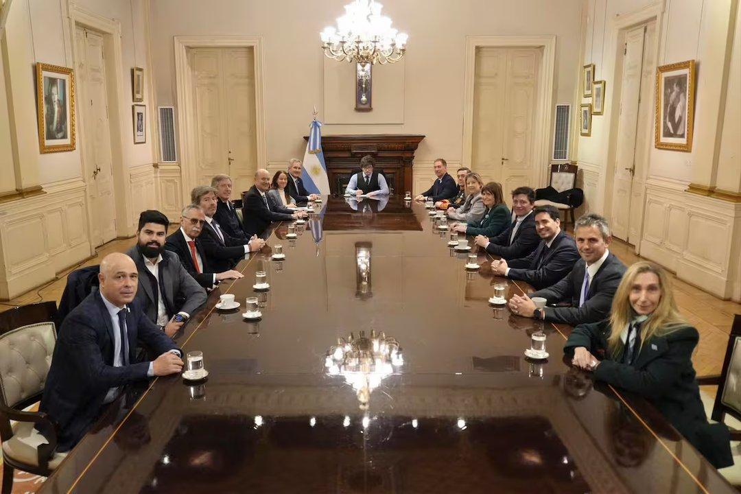 Javier Milei reuacutene al Gabinete con el Presupuesto 2027 Malvinas y la reforma electoral en agenda