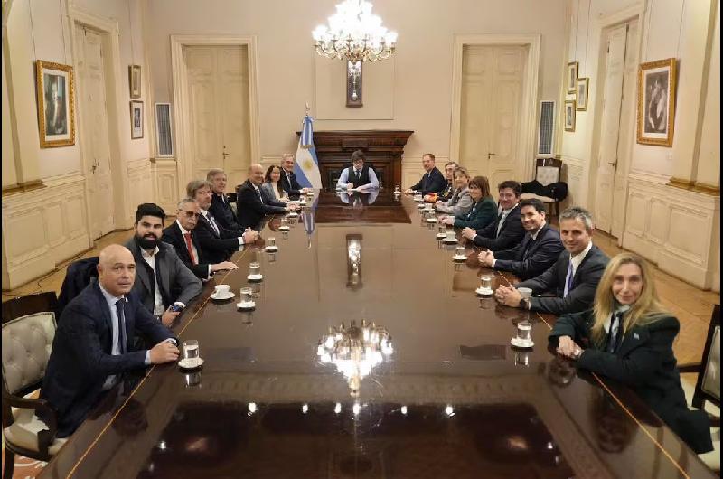 Javier Milei reuacutene al Gabinete con el Presupuesto 2027 Malvinas y la reforma electoral en agenda