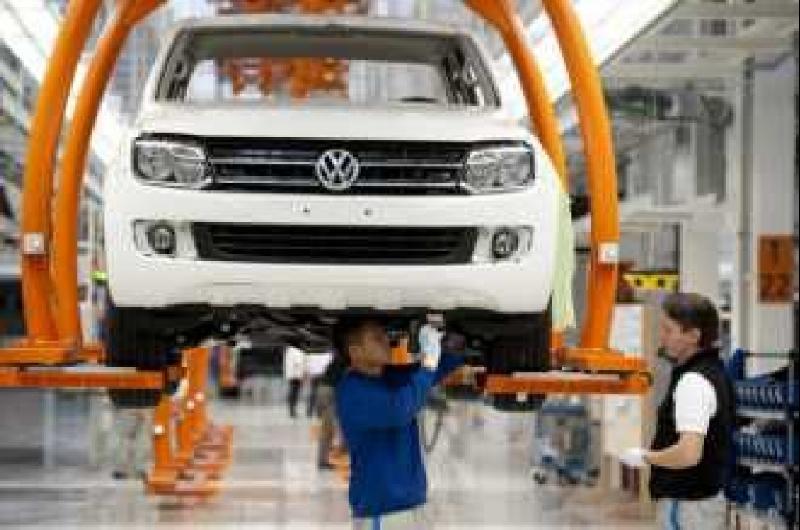 Alemania- una planta automotriz se convertiraacute en faacutebrica de armas  