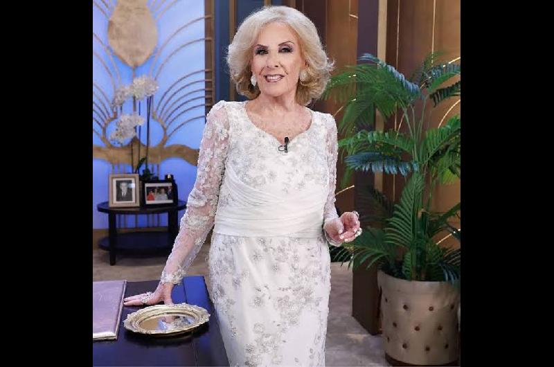 Mirtha Legrand fue internada por un cuadro de bronquitis