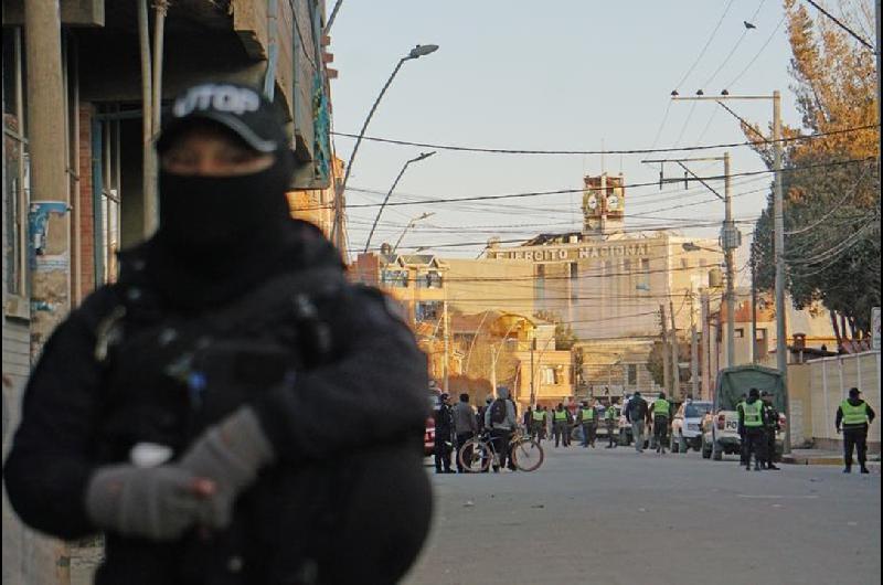 Aumentan a siete los fallecidos por explosiones en cuartel militar del occidente de Bolivia