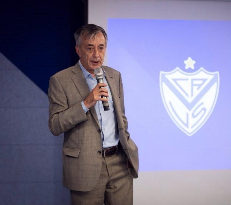 Un dirigente de Veacutelez reiteroacute la acusacioacuten contra Boca- ldquoPedimos que se cumpla el reglamentordquo