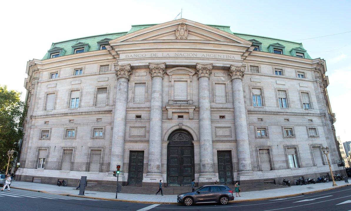 El Banco Nacioacuten baja la tasa para refinanciar deudas por debajo del 30-en-porciento-