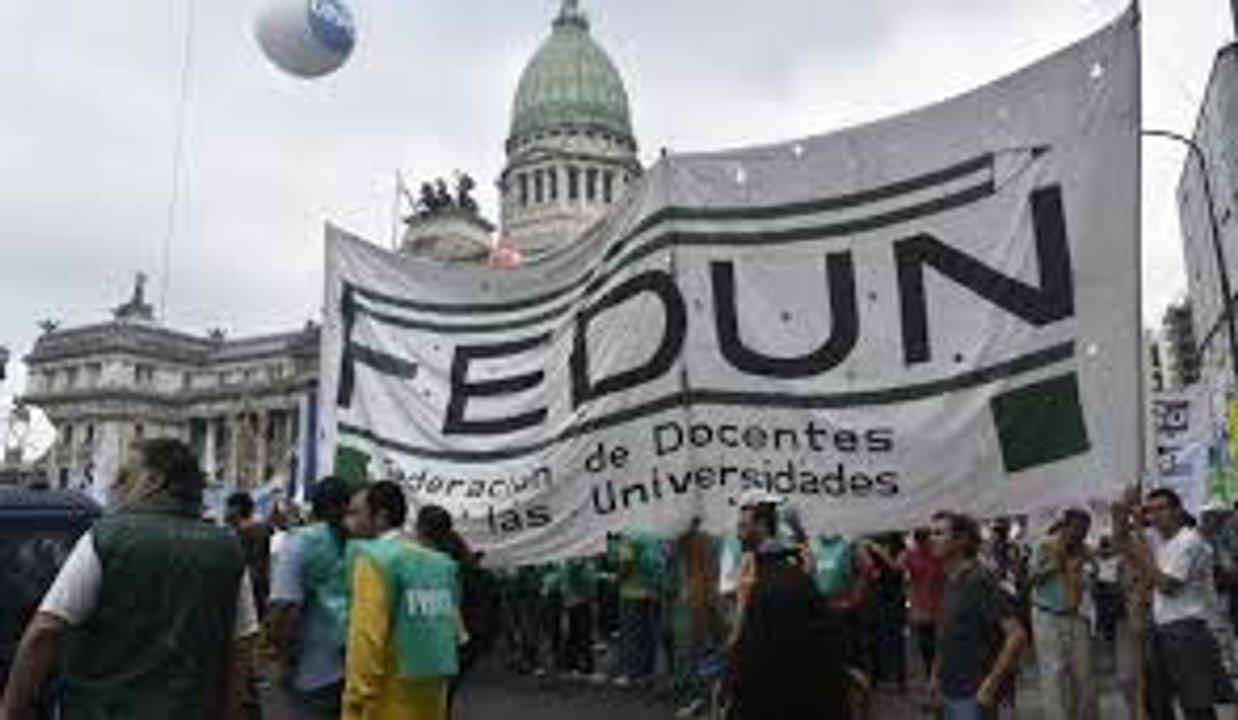 Los gremios universitarios paran de nuevo este martes y profundizan el plan de lucha