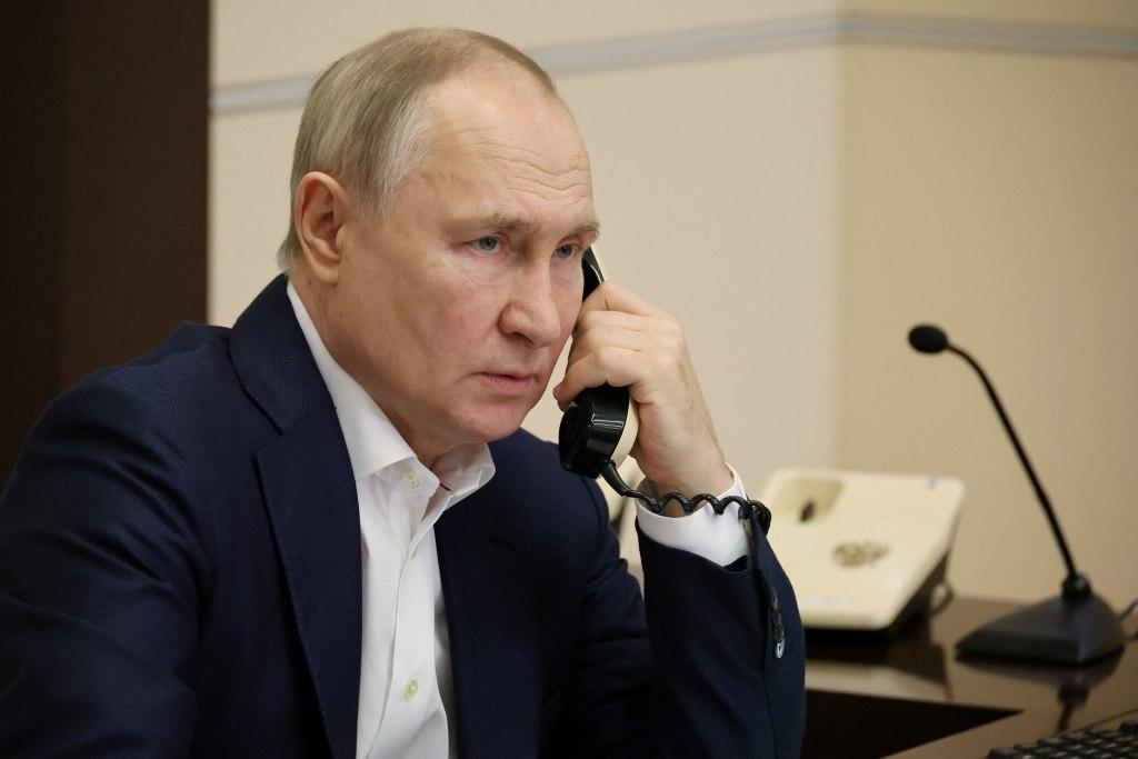 Putin y Trump conversaron por teleacutefono sobre Ucrania informoacute el Kremlin