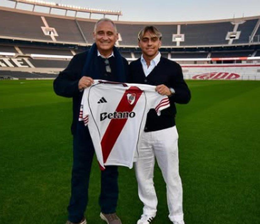 Aacutelex Woiski sobre la divisioacuten del plantel de River en Cantilo- ldquoUna decisioacuten llamativa e incorrectardquo