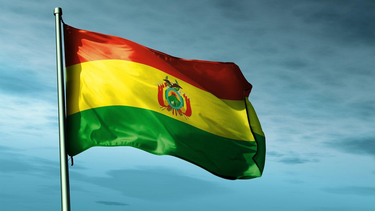 Bolivia autoriza a refineriacuteas a importar crudo y vender combustibles sin subvencioacuten