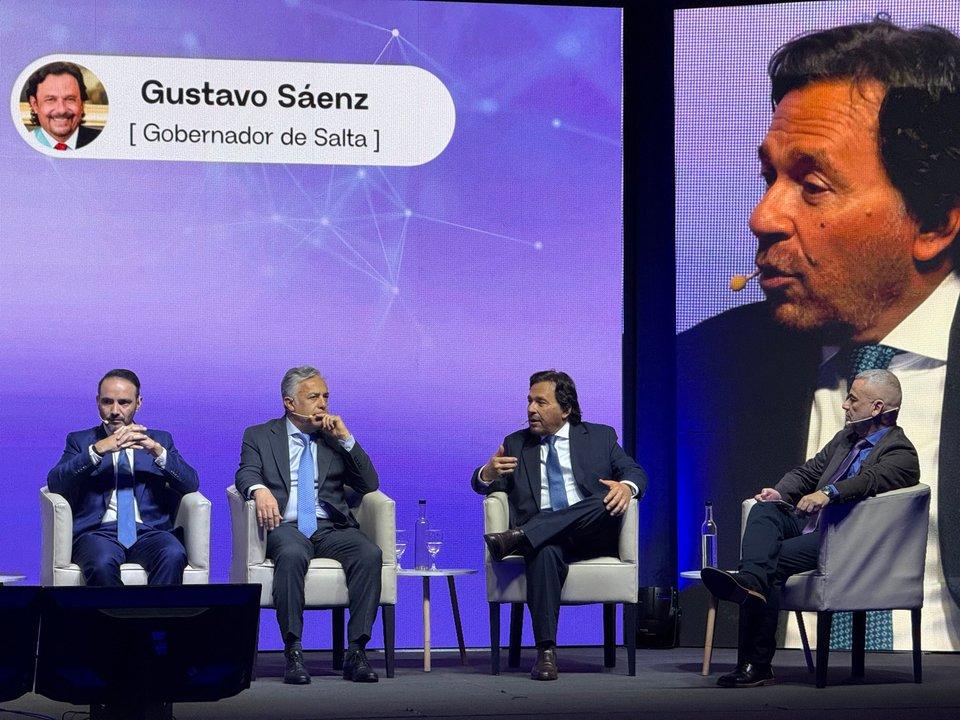 Saacuteenz y un mensaje al Gobierno- ldquoSe dio cuenta que la salida es por el norterdquo