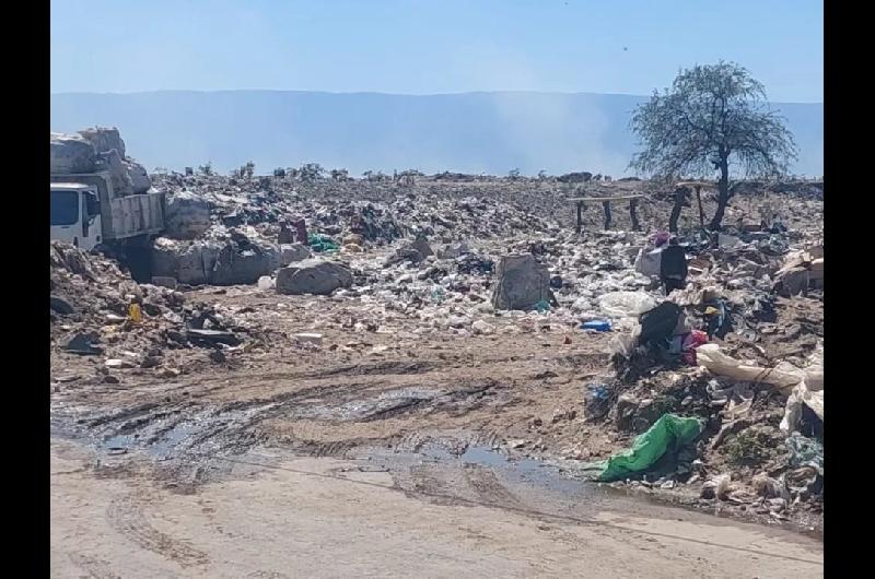 Incendios en El Pantanillo- 200 camiones diarios y 8 millones de kilos de basura al mes