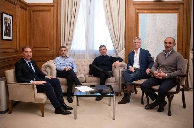 Coacutemo estaacuten las conversaciones en la Provincia entre LLA el PRO y la UCR