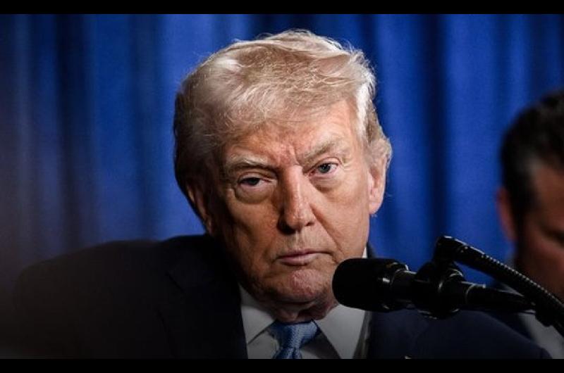 La suma en doacutelares que prometioacute Trump a cada adulto estadounidense por una victoria electoral