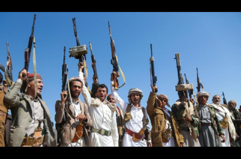 Hutiacutees de Yemen toman control de ciudad de Moca en mar Rojo