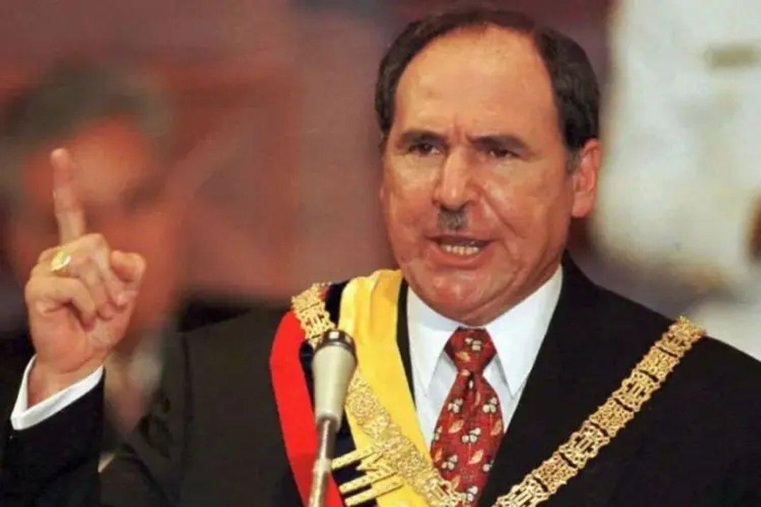 Condenan a nueve antildeos y cuatro meses al expresidente de Ecuador por delincuencia organizada