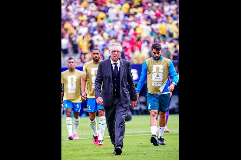 Carlo Ancelotti le respondioacute a Thiago Silva- ldquoEl jugador de 34 antildeos no tiene futurordquo