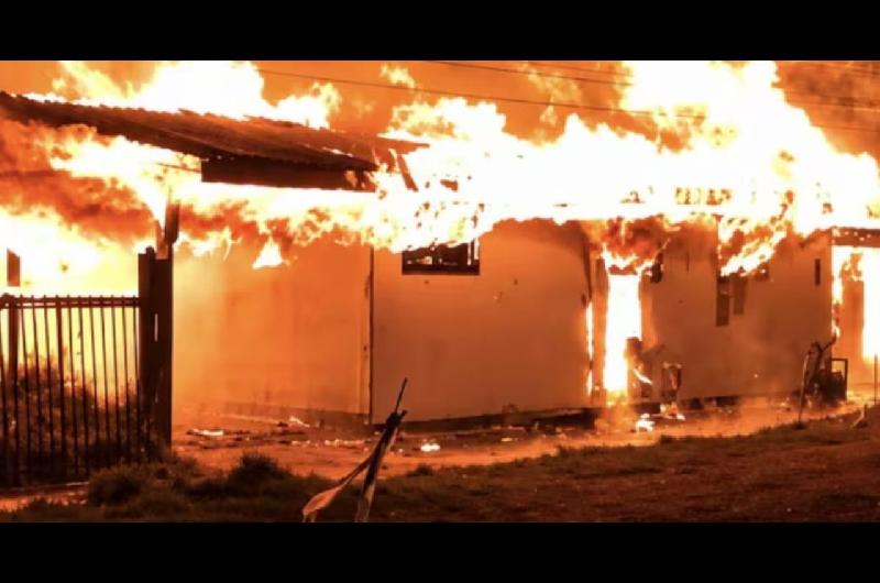 Chile- al menos 16 personas murieron en el incendio de un hogar geriaacutetrico