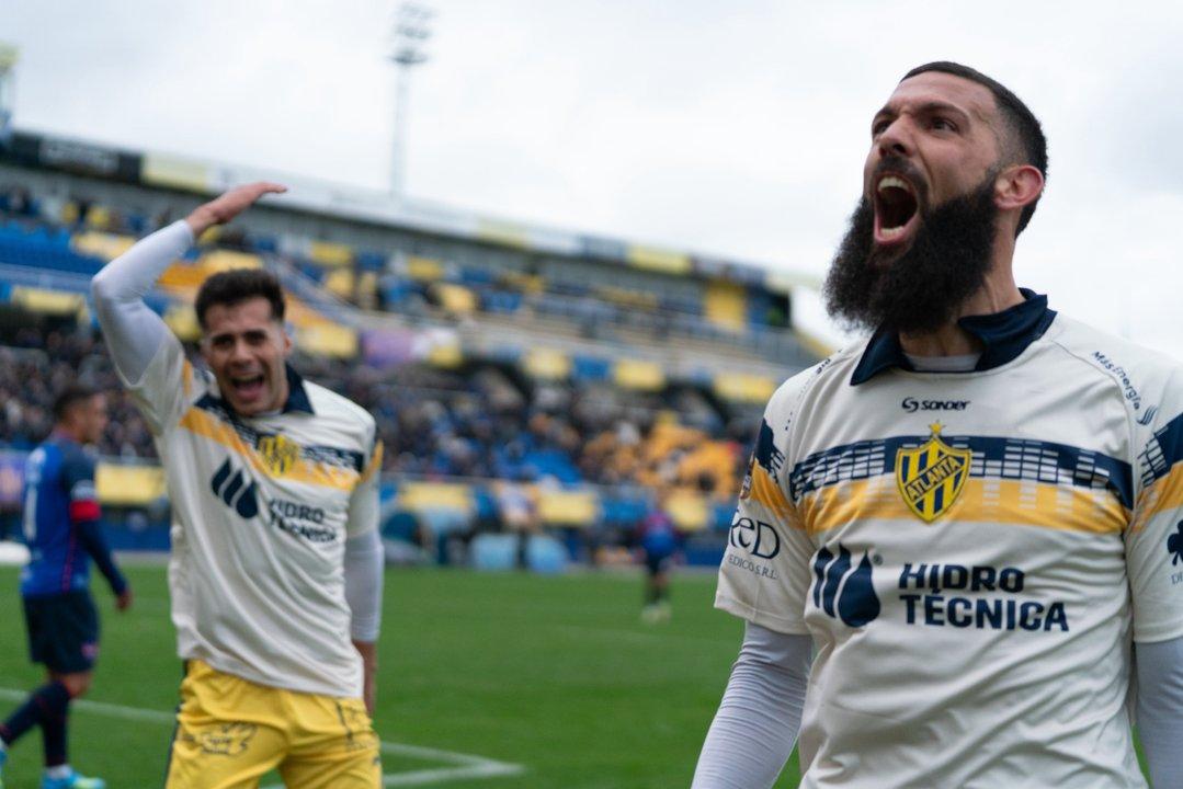 Primera Nacional- Atlanta le ganoacute a Guumlemes para no perder pisada al puntero de la Zona B