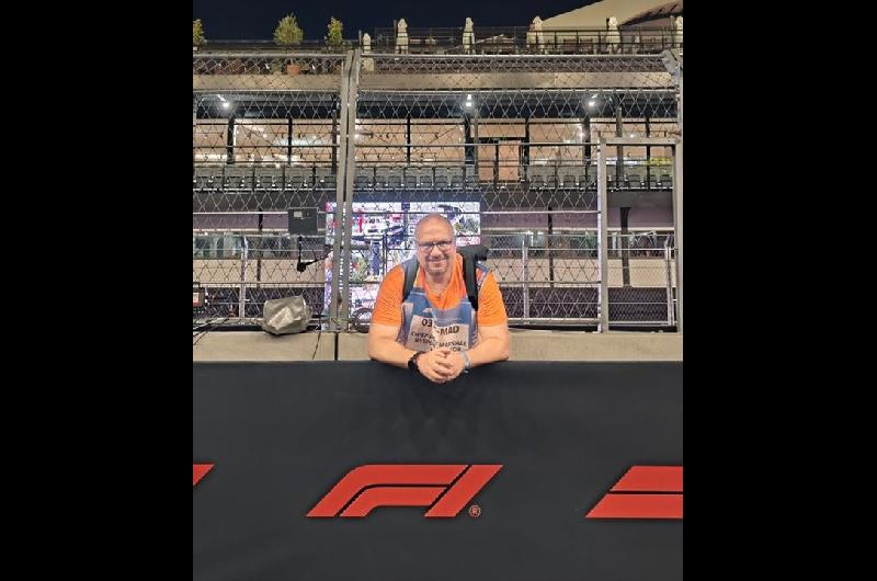 ldquoHiciste feliz a otro argentinordquo- la historia detraacutes de la bandera que Colapinto flameoacute en el GP de Espantildea