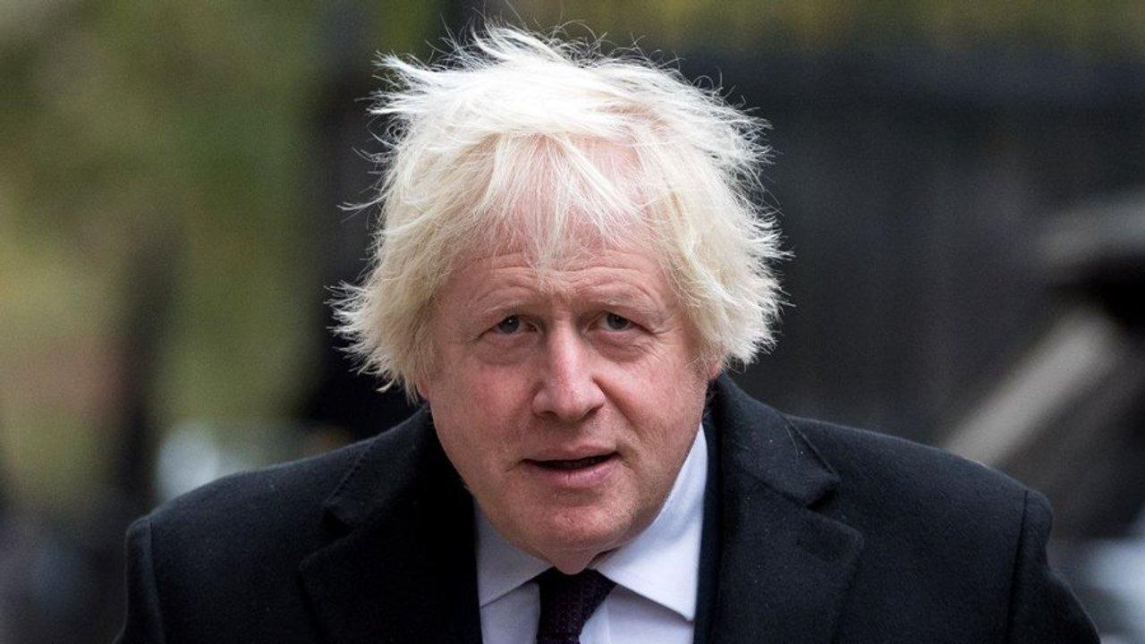 Un ex primer ministro britaacutenico salioacute ileso tras un ataque con drones contra un tren en Ucrania