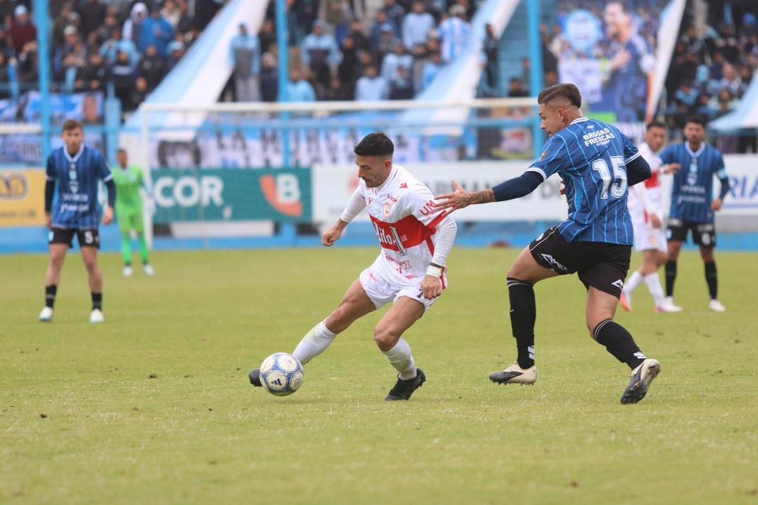 Moroacuten le ganoacute a Racing de Coacuterdoba y volvioacute a la punta de la Primera Nacional 2026