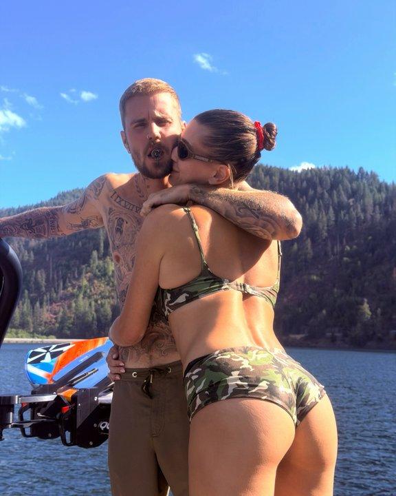 Justin Bieber celebroacute un nuevo aniversario con Hailey Bieber- ldquoTe amo bebeacute