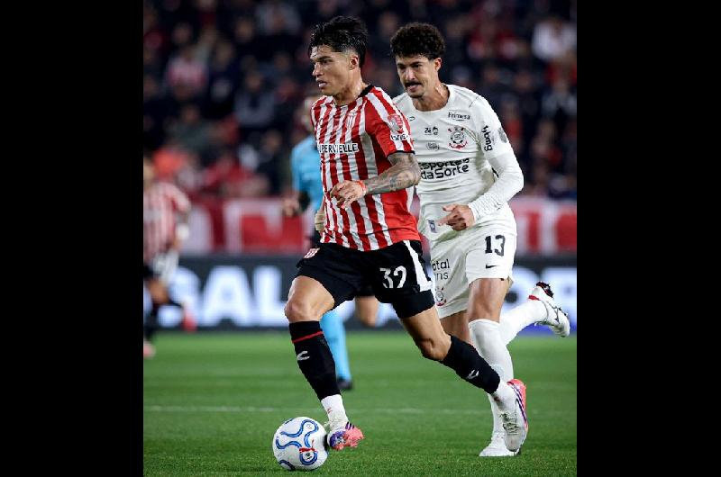Copa Libertadores- Estudiantes de La Plata visita a Corinthians en busca de la clasificacioacuten a semis