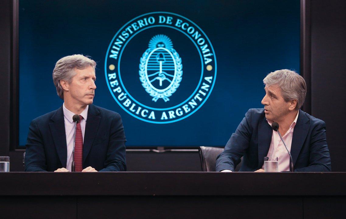 Senadores ampliaron la denuncia contra Milei Caputo y Bausili por el destino del oro del Banco Central