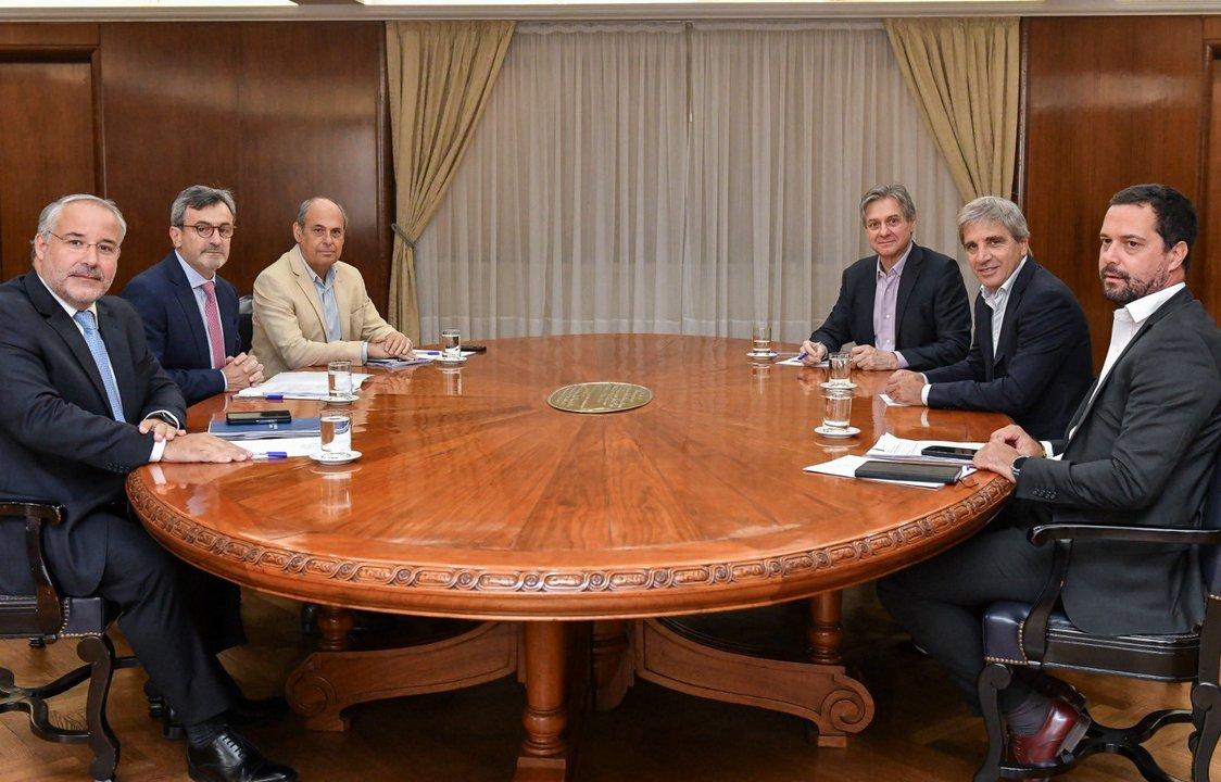 La UIA le pidioacute al Gobierno alivio fiscal reduccioacuten de impuestos y planes para pagar la energiacutea