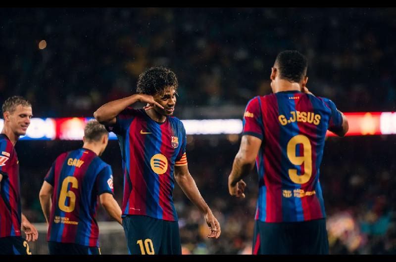 Barcelona aplastoacute a Racing de Santander y mantiene puntaje perfecto en LaLiga