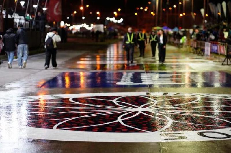 Se suspendiero el primer desfile de carrozas por lluvias en Ciudad Cultural