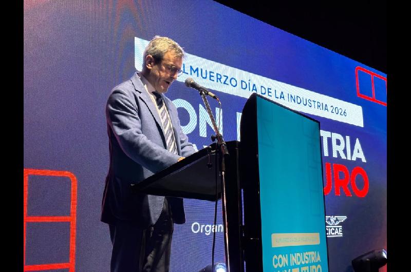 La UIA pidioacute consolidar ldquoun puenterdquo y volvioacute a insistir en la carga tributaria de las empresas
