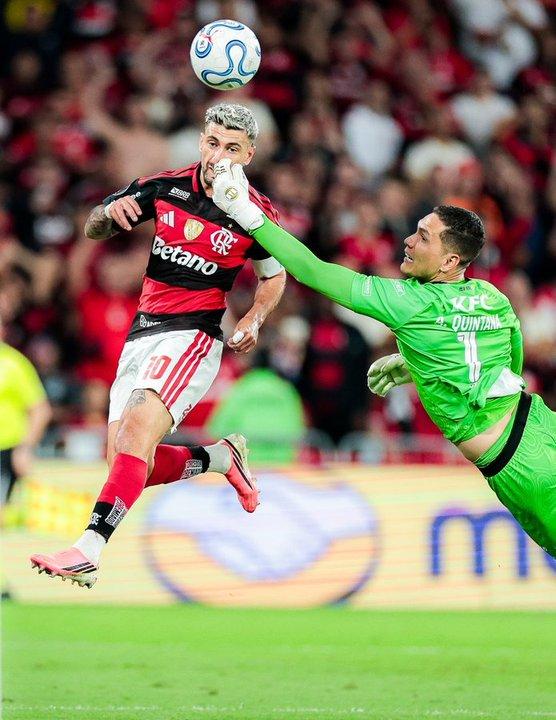 Flamengo eliminoacute a Independiente del Valle y se metioacute en las semifinales de la Copa Libertadores