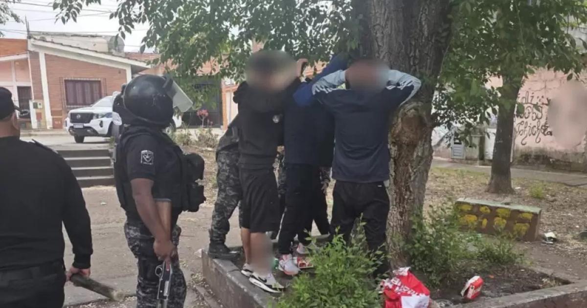 Una pelea terminoacute con cuatro demorados 
