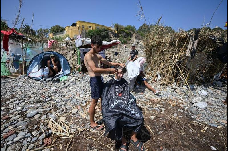 Ceuta- comenzoacute el traslado de migrantes y se registraron incidentes