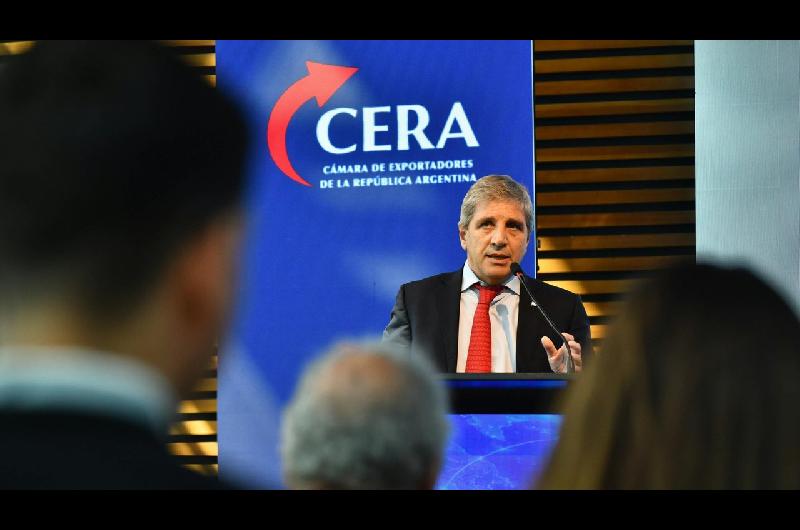 El Gobierno mantuvo el superaacutevit fiscal en agosto- de cuaacutento fue el saldo financiero a favor