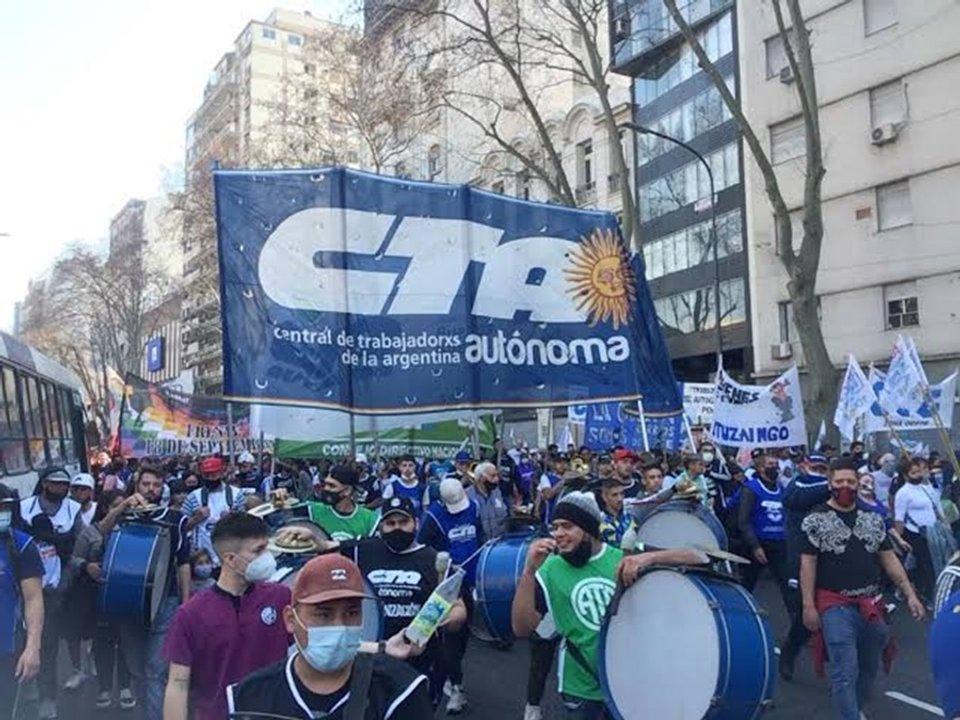 Las CTA impugnan la nueva fijacioacuten del salario miacutenimo y exigen retomar la negociacioacuten 