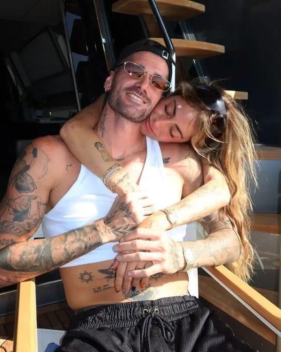 El hermano de Rodrigo De Paul seraacute quien oficie la unioacuten con Tini Stoessel