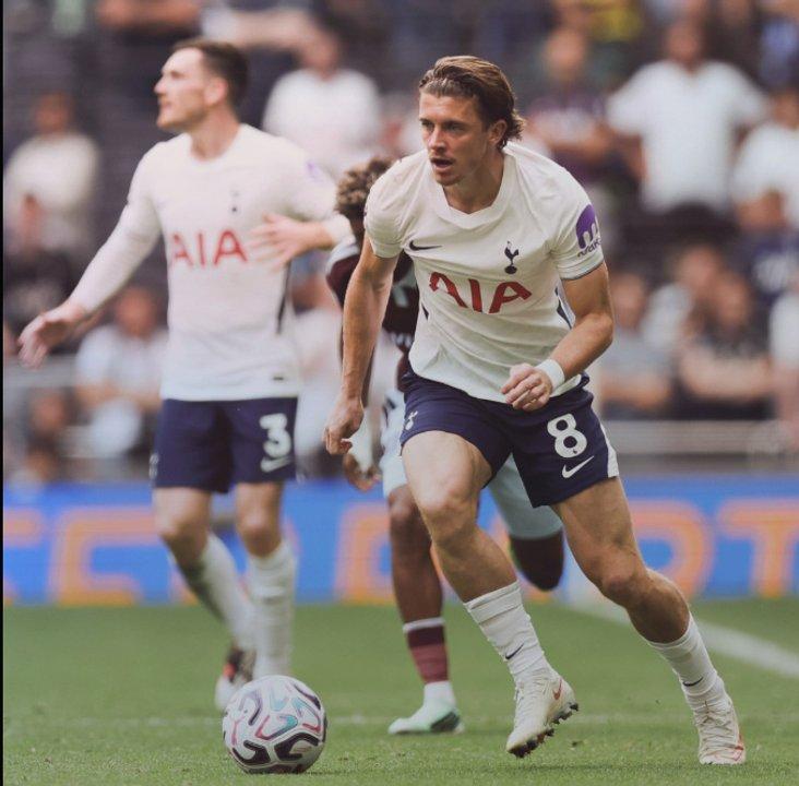 El Tottenham volvioacute a perder y sigue en la zona de descenso de la Premier League