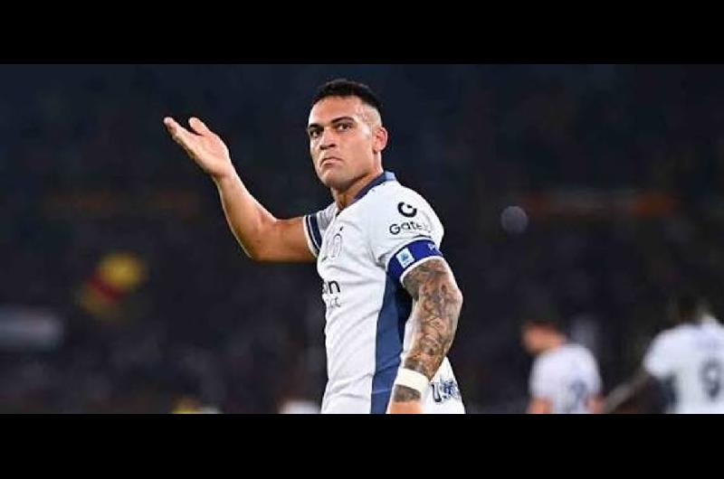 Lautaro Martiacutenez marcoacute un doblete y salvoacute al Inter ante Roma