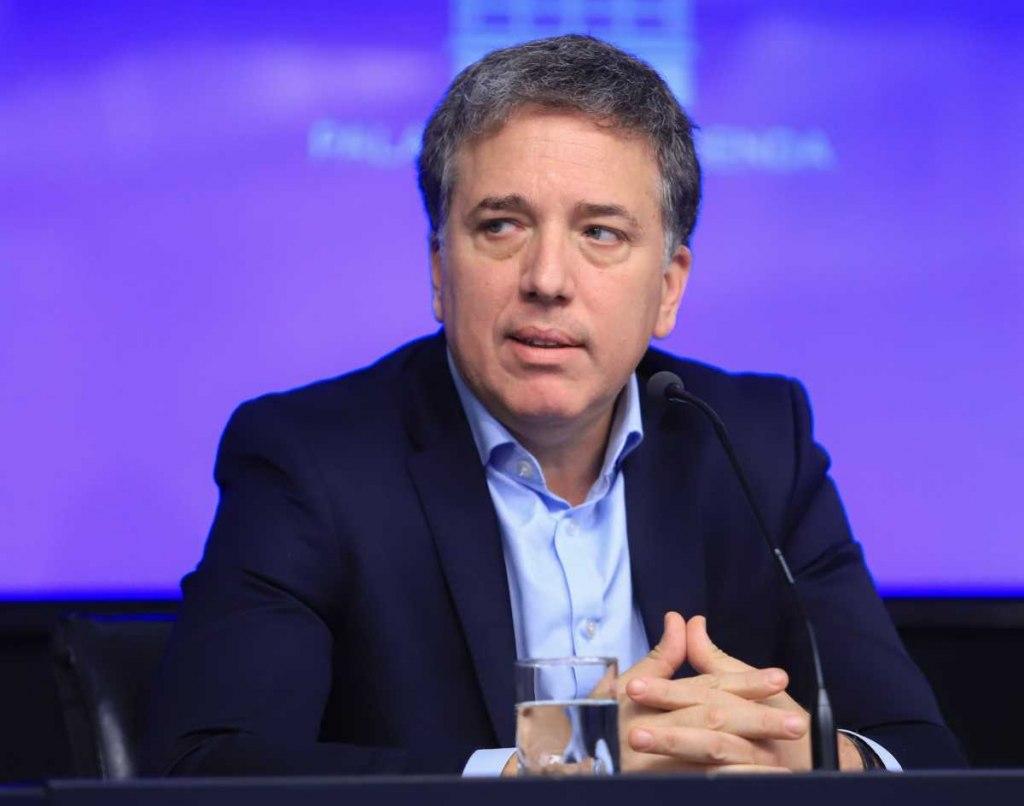 ldquoNo hay otro caminordquo- Dujovne respaldoacute el rumbo econoacutemico pero advirtioacute sobre el peso del riesgo poliacutetico
