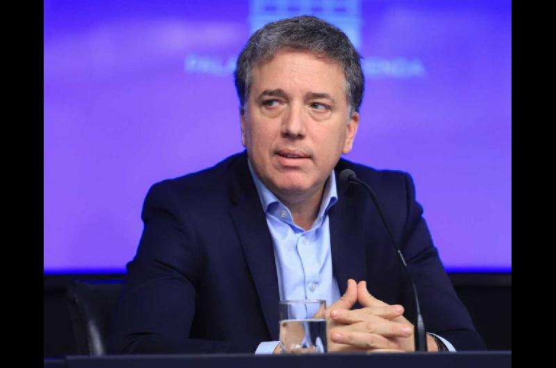 ldquoNo hay otro caminordquo- Dujovne respaldoacute el rumbo econoacutemico pero advirtioacute sobre el peso del riesgo poliacutetico