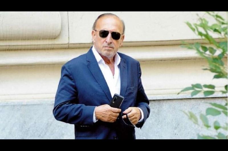 La doble posicioacuten de Filiberti ante AySA- proveedor y aspirante a integrar el grupo controlador