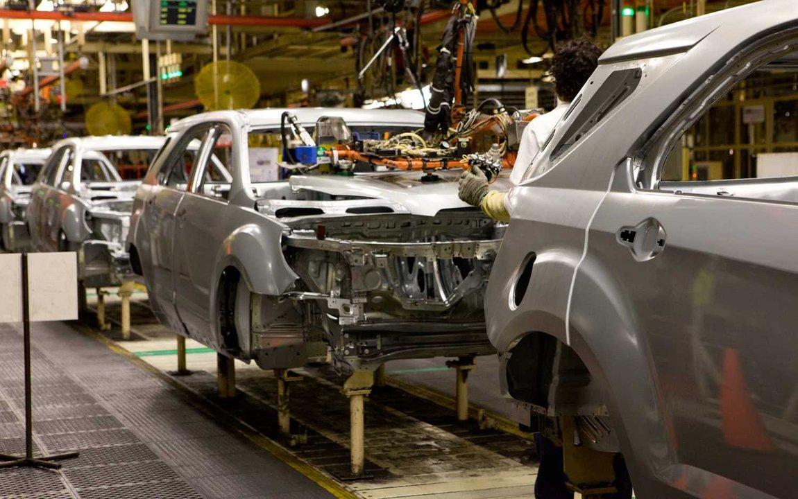 El Gobierno celebroacute el acuerdo laboral entre SMATA y Renault con banco de horas