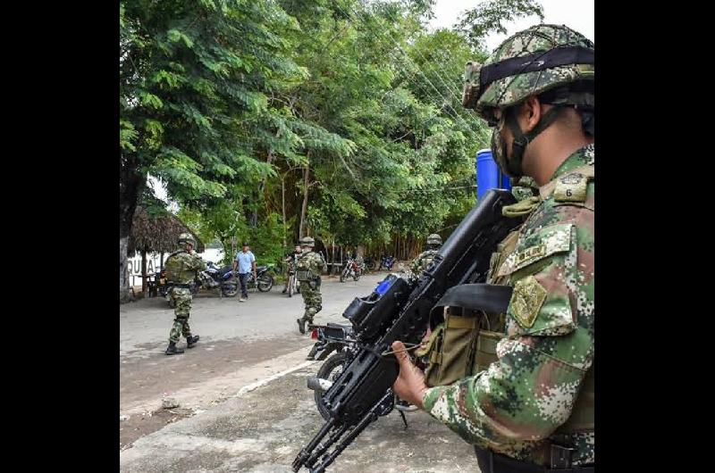 Al menos 3 soldados muertos y seis heridos dejan ataques de disidencias de las FARC en Colombia
