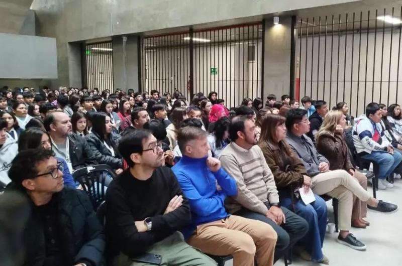 Bullying redes y tecnologiacutea son los temas que atraviesan a los estudiantes
