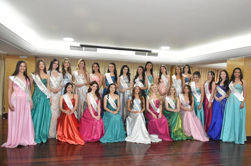 Candidatas a Representante Nacional de los Estudiantes homenajeadas en PREGON