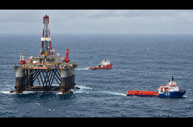 Malvinas vuelve al centro de la disputa por el petroacuteleo- Sea Lion proyecta 50000 barriles diarios y se expone a sanciones