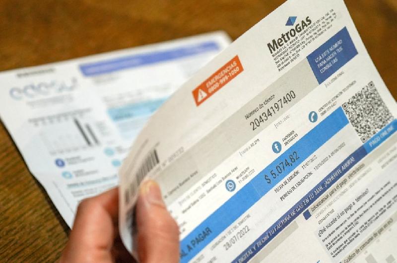 El gasto en servicios puacuteblicos de un hogar del AMBA representa el 146-en-porciento- del salario promedio