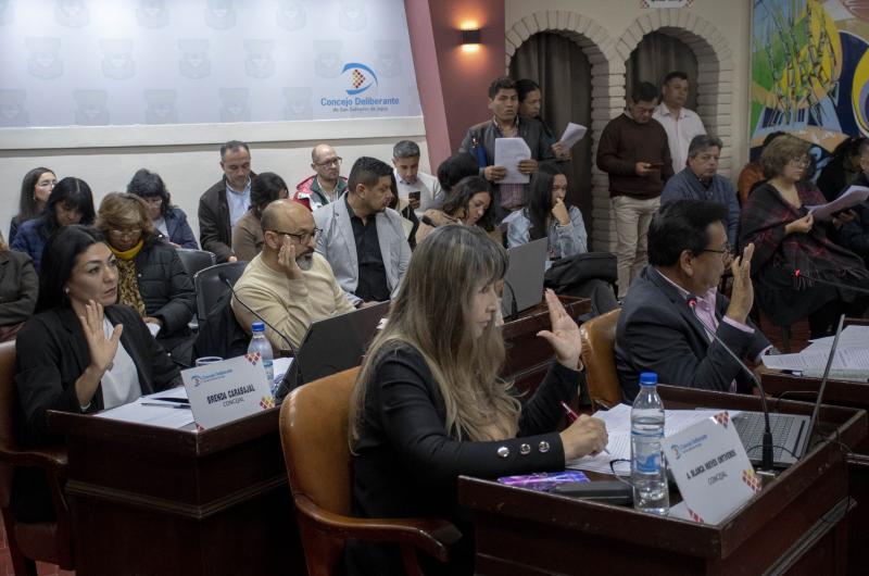 Concejales aprobaron ordenanza que exige el anclaje de estructuras deportivas